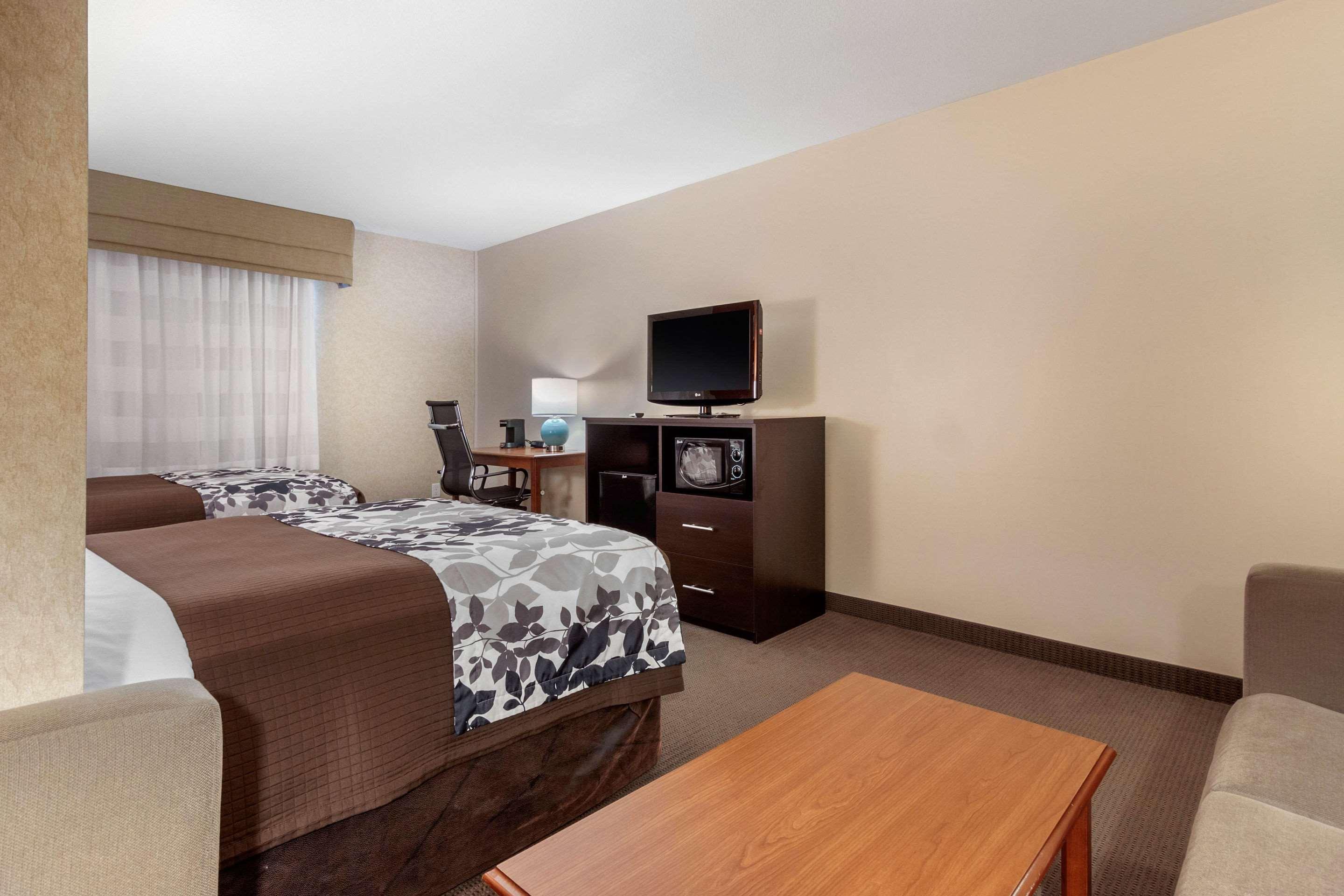 Sleep Inn & Suites Hays I-70 Exterior foto